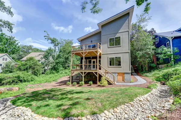 30 Sand Hill RD, Asheville, NC 28806