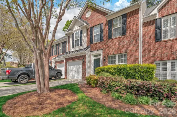 1802 Robinwood Village DR, Gastonia, NC 28054