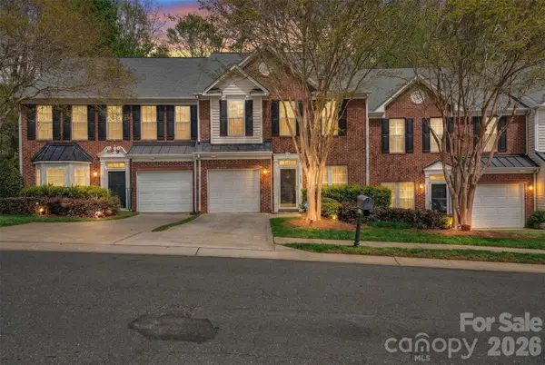 1802 Robinwood Village DR, Gastonia, NC 28054
