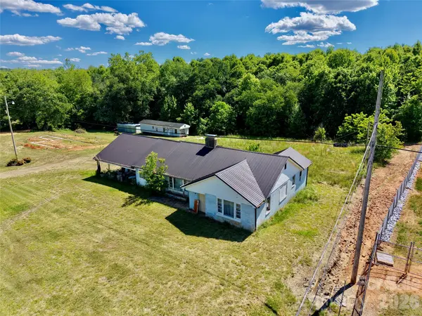 1263 NC 16 HWY N, Taylorsville, NC 28681