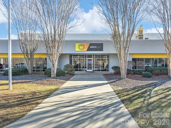 140 Vista BLVD #1, Arden, NC 28704