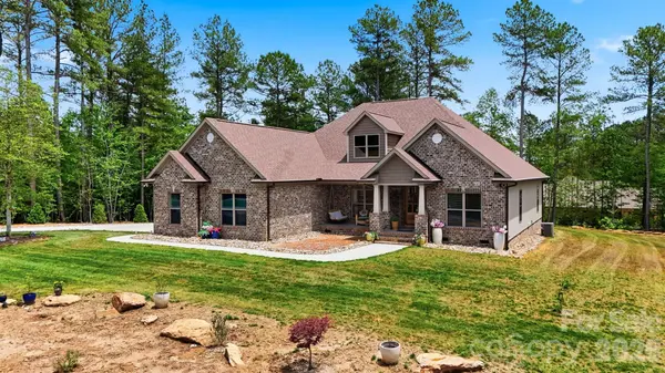111 Lakefront DR, Connelly Springs, NC 28612