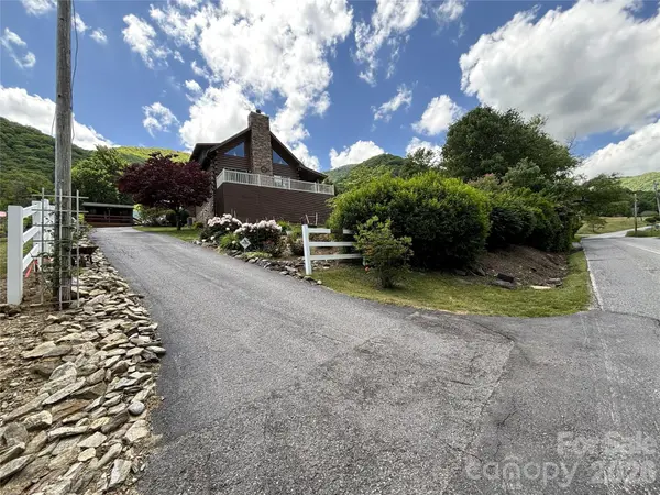 361 Black Camp Gap RD, Maggie Valley, NC 28751