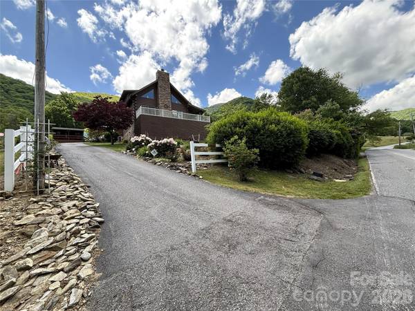 361 Black Camp Gap RD, Maggie Valley, NC 28751