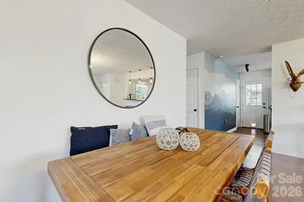 121 Oak TER, Arden, NC 28704