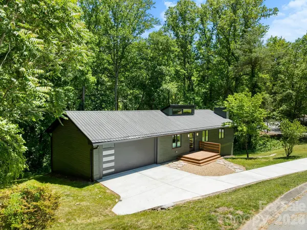 17 Muirfield DR, Arden, NC 28704