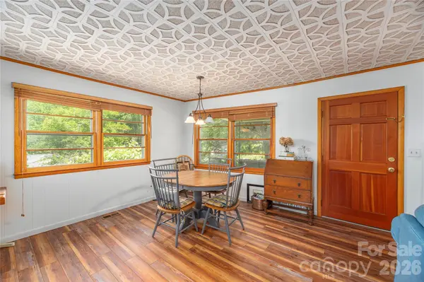 868 Cabin Flats RD, Balsam, NC 28707