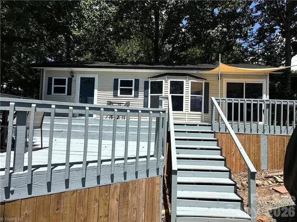 112 N Cardinal DR, New London, NC 28127