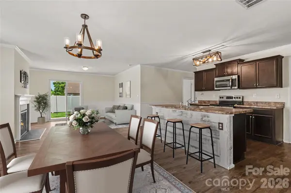 2801 Thomas Twig DR, Dallas, NC 28034