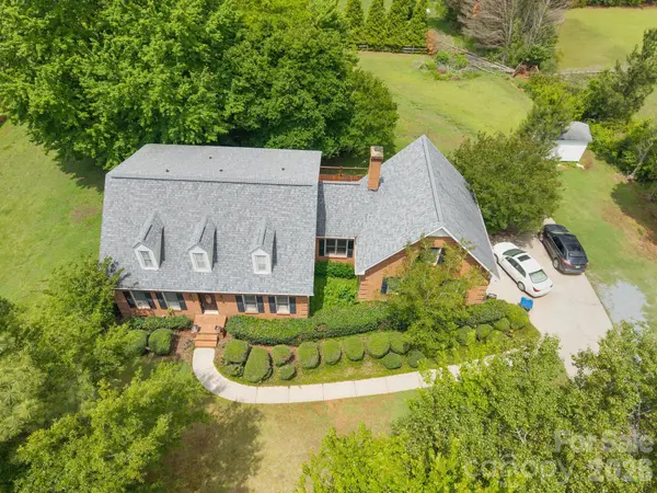 402 S Providence RD, Waxhaw, NC 28173