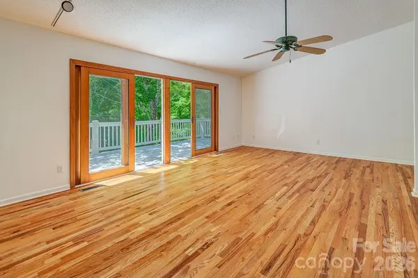 146 Churchill Downs DR, Fairview, NC 28730