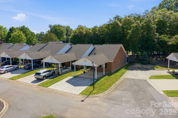 19980 Oak Leaf CIR, Cornelius, NC 28031