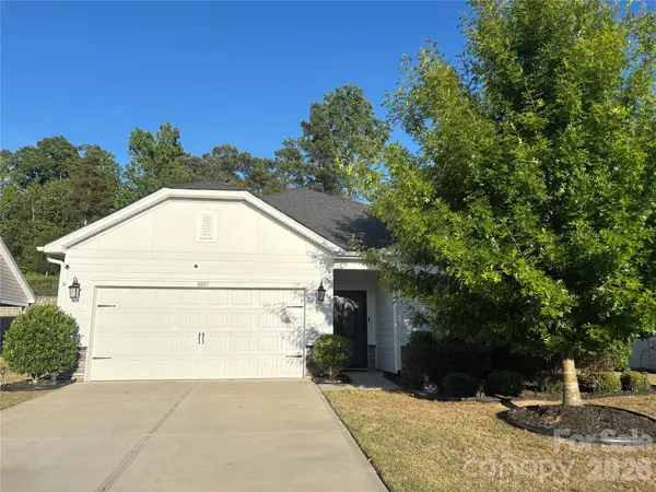 8807 Pennegrove CIR, Charlotte, NC 28214