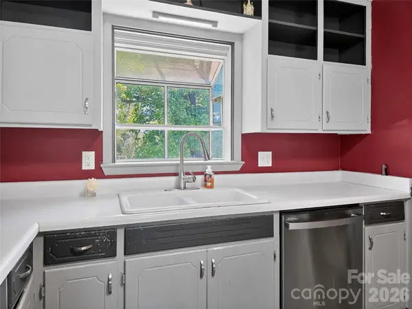 135 Hazelwood DR, Forest City, NC 28043