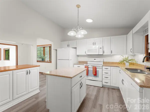 32 Honeysuckle Ridge RD, Pisgah Forest, NC 28768