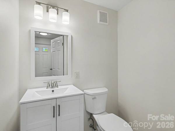 9416 Lexington CIR, Charlotte, NC 28213