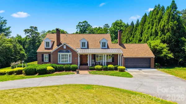 1013 14th Avenue DR NW, Hickory, NC 28601
