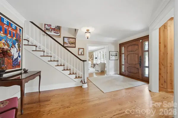 1013 14th Avenue DR NW, Hickory, NC 28601