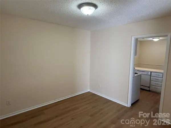 6341 Round Hill RD, Charlotte, NC 28211