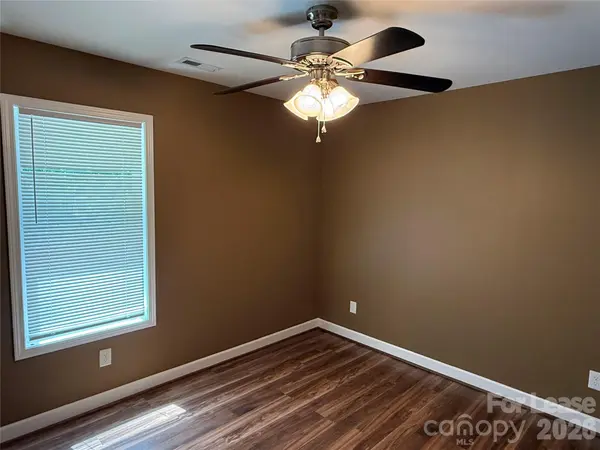 919 N Flint ST, Lincolnton, NC 28092