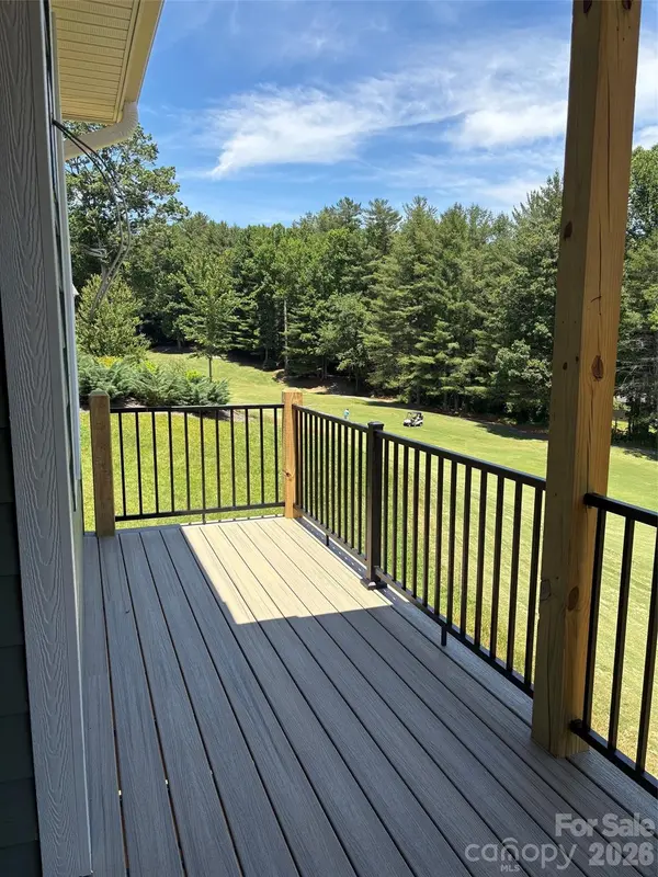 148 Triple Fairways DR, Hendersonville, NC 28739