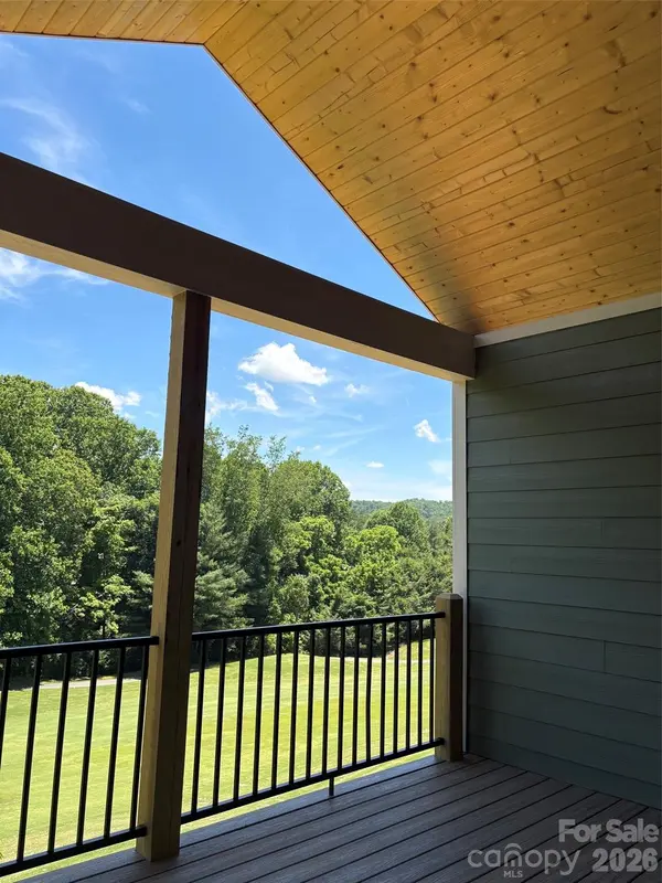 148 Triple Fairways DR, Hendersonville, NC 28739