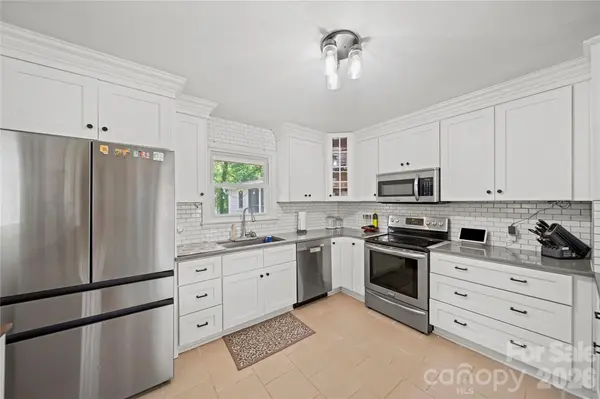 600 Mcadenville RD, Lowell, NC 28098