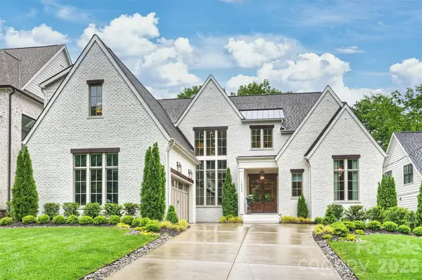 1525 Lynway DR, Charlotte, NC 28203