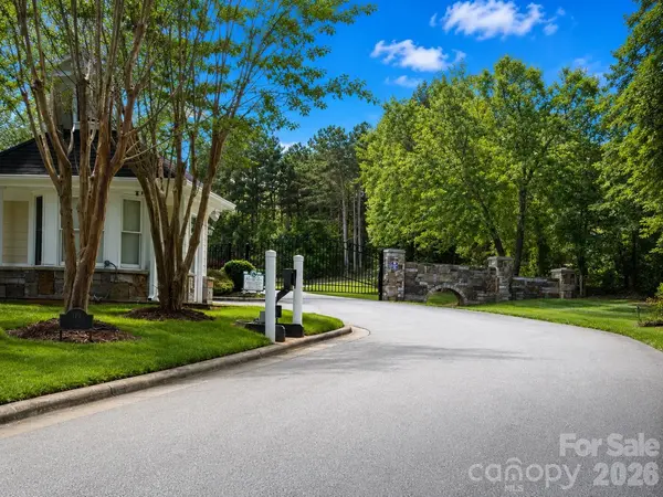 264 Badin View DR, New London, NC 28127
