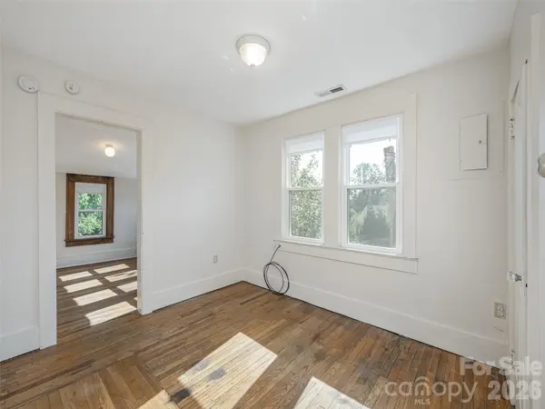 891 Haywood RD, Asheville, NC 28806