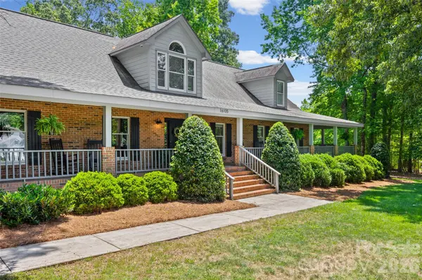 16105 Langston DR, Charlotte, NC 28278