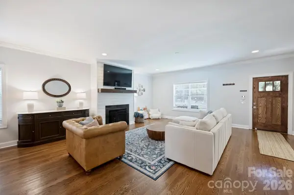 1617 Hawthorne LN, Charlotte, NC 28205