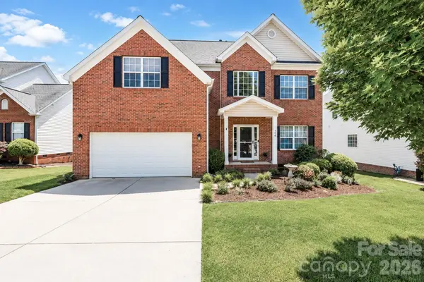 106 Planters DR, Statesville, NC 28677