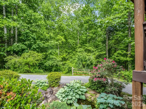 165 Dream RD, Hendersonville, NC 28792