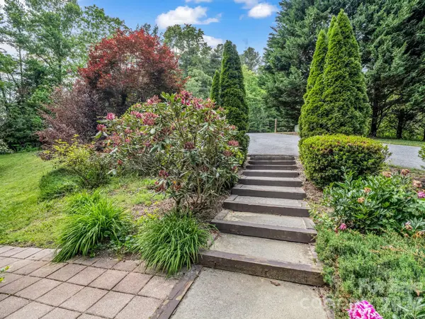165 Dream RD, Hendersonville, NC 28792