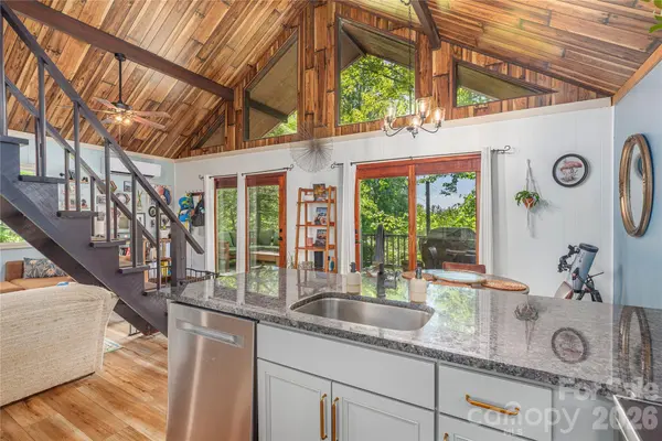 154 Timberside DR, Mars Hill, NC 28754