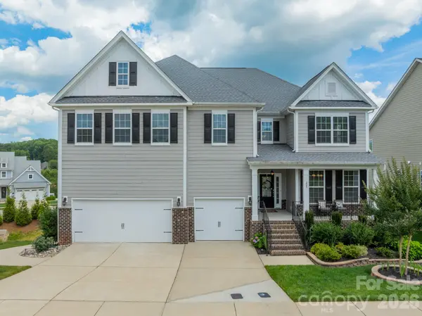 208 Canoe Pole LN, Mooresville, NC 28117