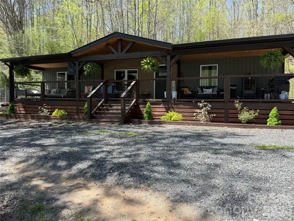71 Ledford Ridge LN, Bakersville, NC 28705