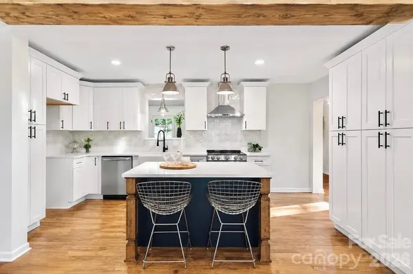 3840 Colebrook RD, Charlotte, NC 28215