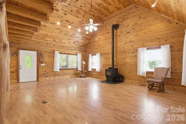 451 Rustic Ridge DR, Canton, NC 28716