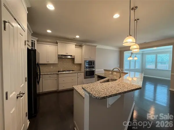 2218 Knocktree DR, Indian Trail, NC 28079