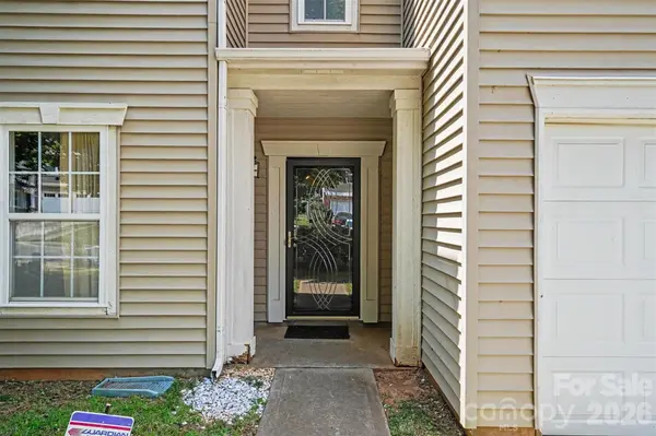 13933 Pinyon Pine LN, Charlotte, NC 28215