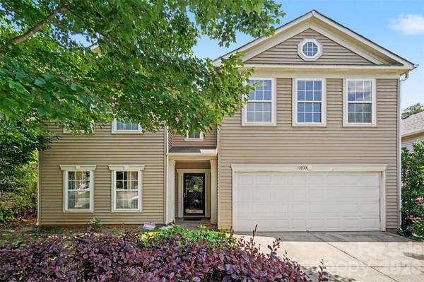 13933 Pinyon Pine LN, Charlotte, NC 28215