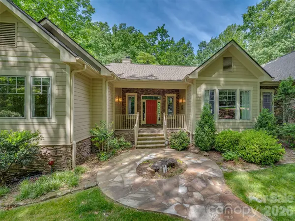 110 Little Cherokee RDG, Hendersonville, NC 28739