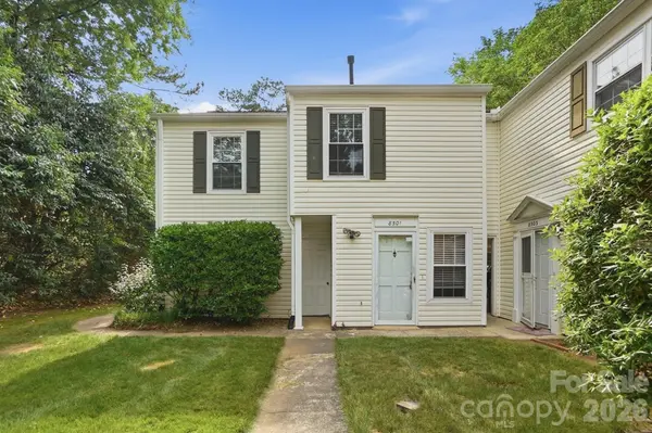 8501 Pine Thicket CT, Charlotte, NC 28226