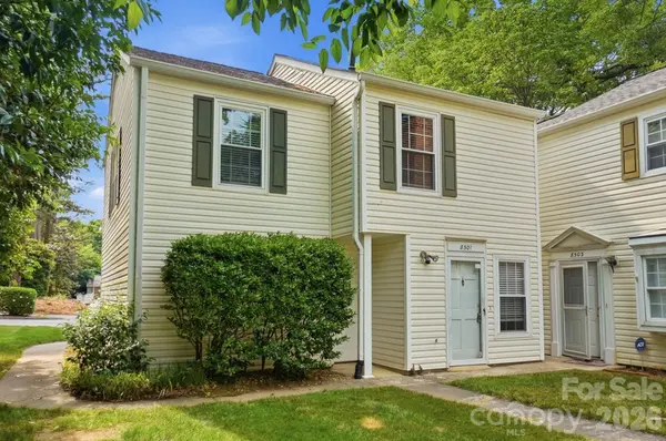 8501 Pine Thicket CT, Charlotte, NC 28226