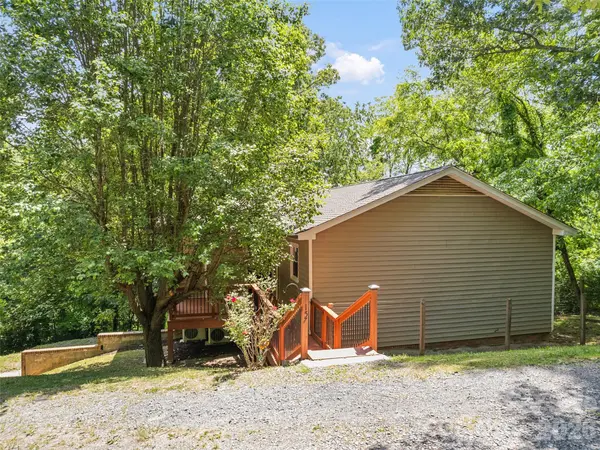 157 Highland TER, Clyde, NC 28721
