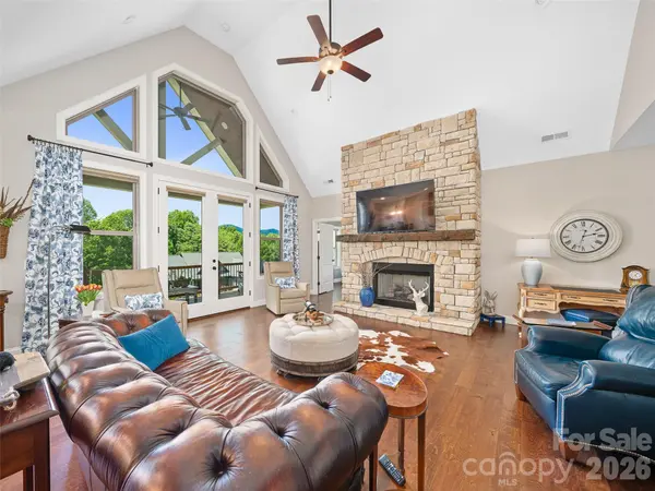 58 Sunny Morning CT, Hendersonville, NC 28792