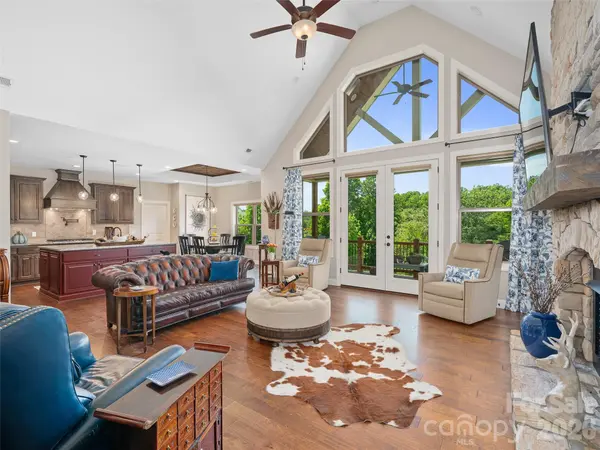 58 Sunny Morning CT, Hendersonville, NC 28792