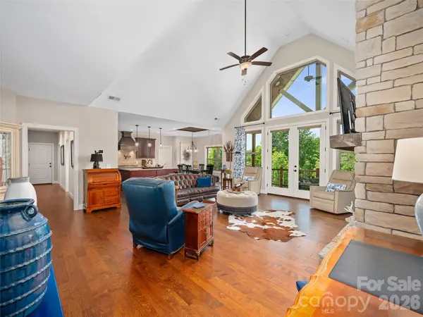 58 Sunny Morning CT, Hendersonville, NC 28792